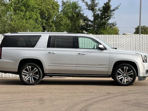 Used 2018 GMC Yukon XL Denali w/ Denali Ultimate Package AWD/4WD image 3
