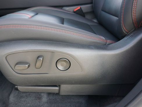 Used 2024 Chevrolet Traverse RS image 25