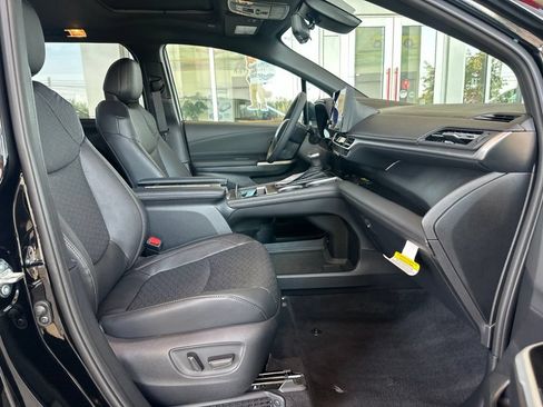 Used 2026 Toyota Sienna Limited FWD image 14