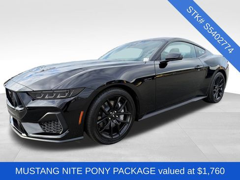 Used 2025 Ford Mustang GT Premium image 3