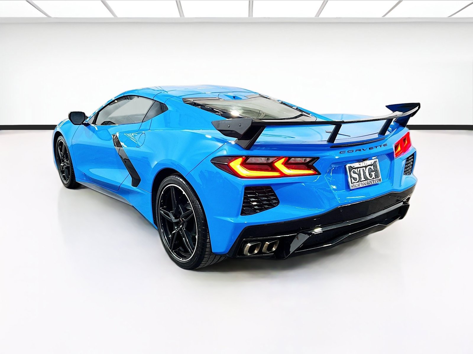 Used 2025 Chevrolet Corvette Stingray Coupe w/ Battery Protection Package RWD image 6
