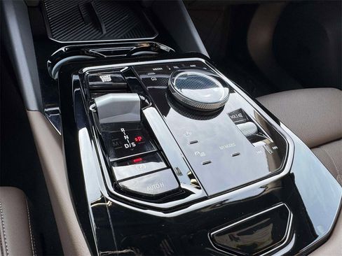 Certified 2025 BMW 530i xDrive image 14