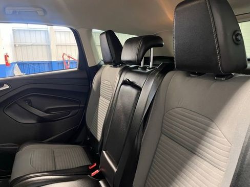 Used 2018 Ford Escape SE w/ SE Sport Appearance Package image 19