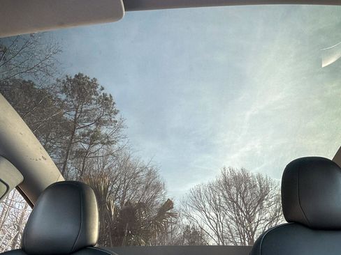 Used 2021 Tesla Model Y Long Range image 21