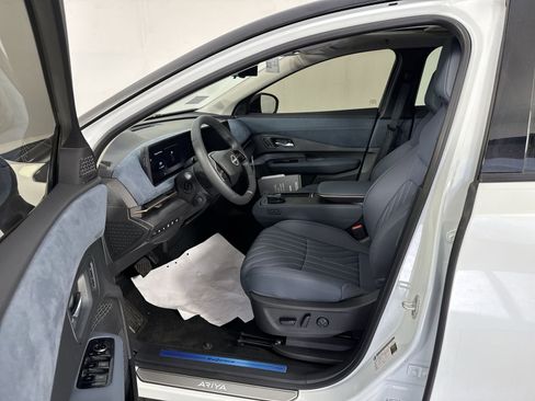 New 2025 Nissan Ariya Platinum image 5