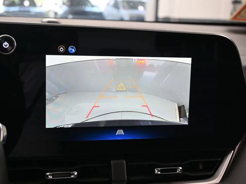 Used 2026 Chevrolet Equinox LT FWD image 17