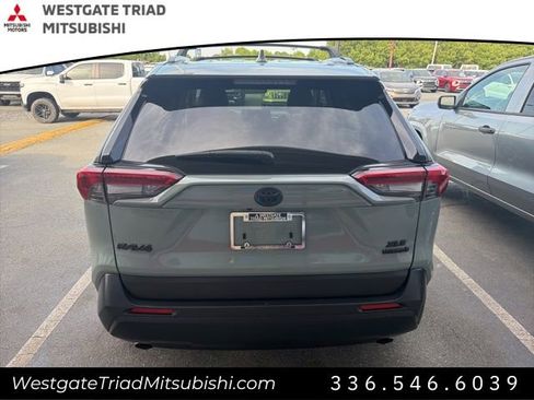 Used 2022 Toyota RAV4 XLE Premium AWD/4WD image 8