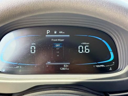 Certified 2025 Hyundai Venue SE FWD image 11