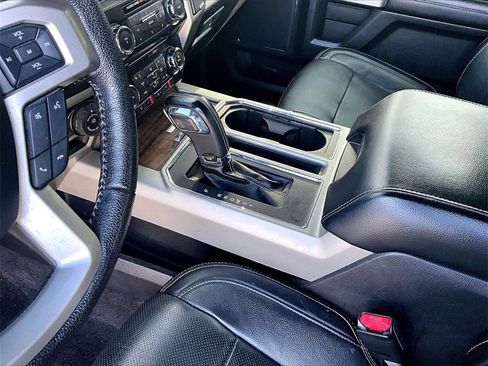 Used 2016 Ford F150 Lariat image 12