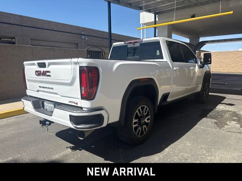 Certified 2022 GMC Sierra 2500 AT4 w/ AT4 Preferred Package AWD/4WD image 4