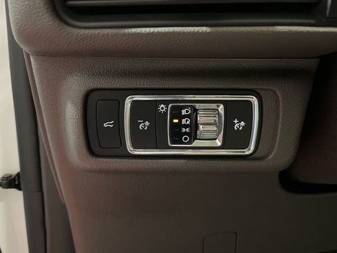 Used 2023 Lincoln Corsair Standard w/ Equipment Group 101A image 22