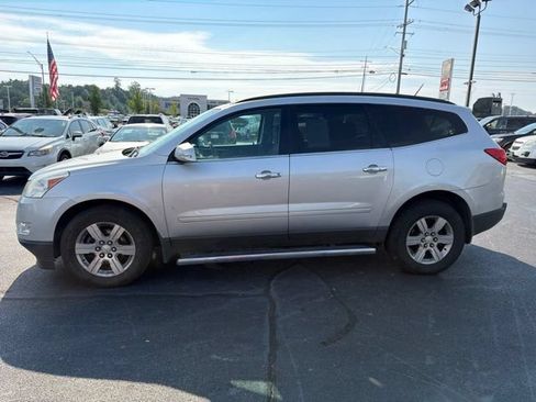 Used 2011 Chevrolet Traverse LT FWD image 5