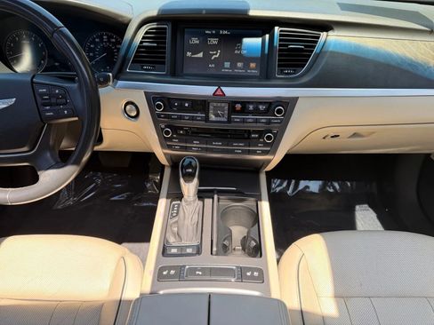 Used 2015 Hyundai Genesis 5.0 RWD image 20