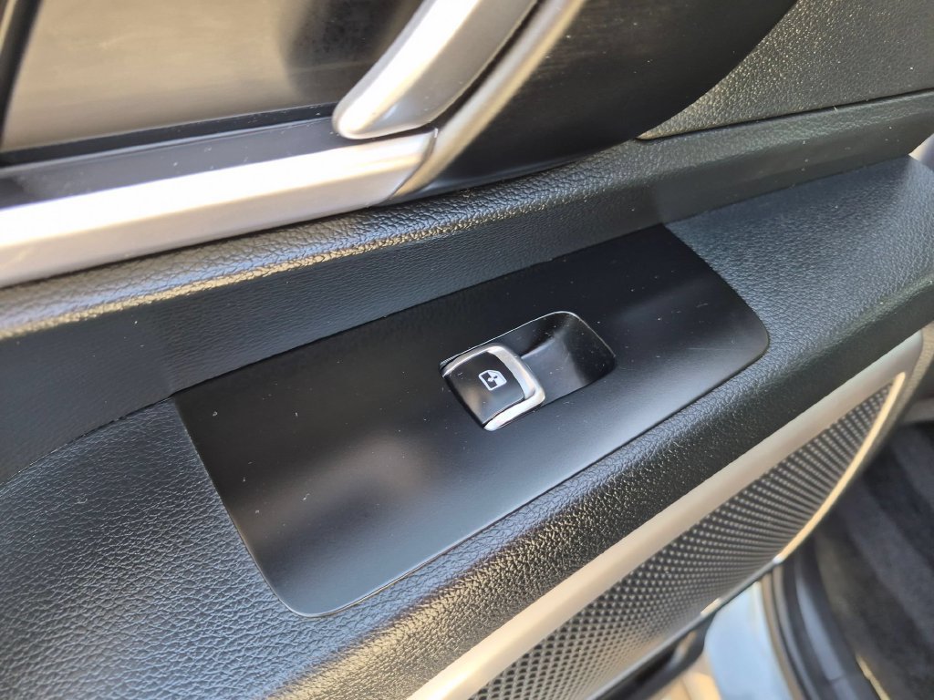 Used 2025 Kia Telluride S FWD image 27