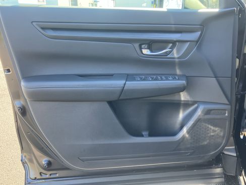 Used 2025 Honda CR-V EX image 14