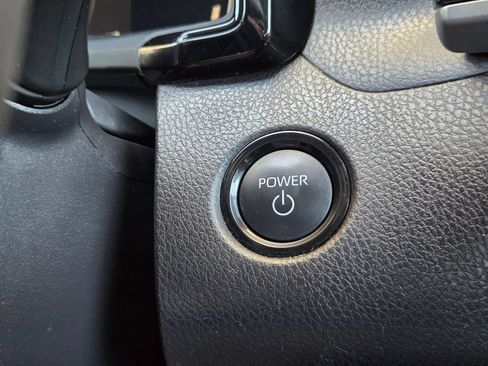 Used 2025 Toyota Camry SE FWD image 19