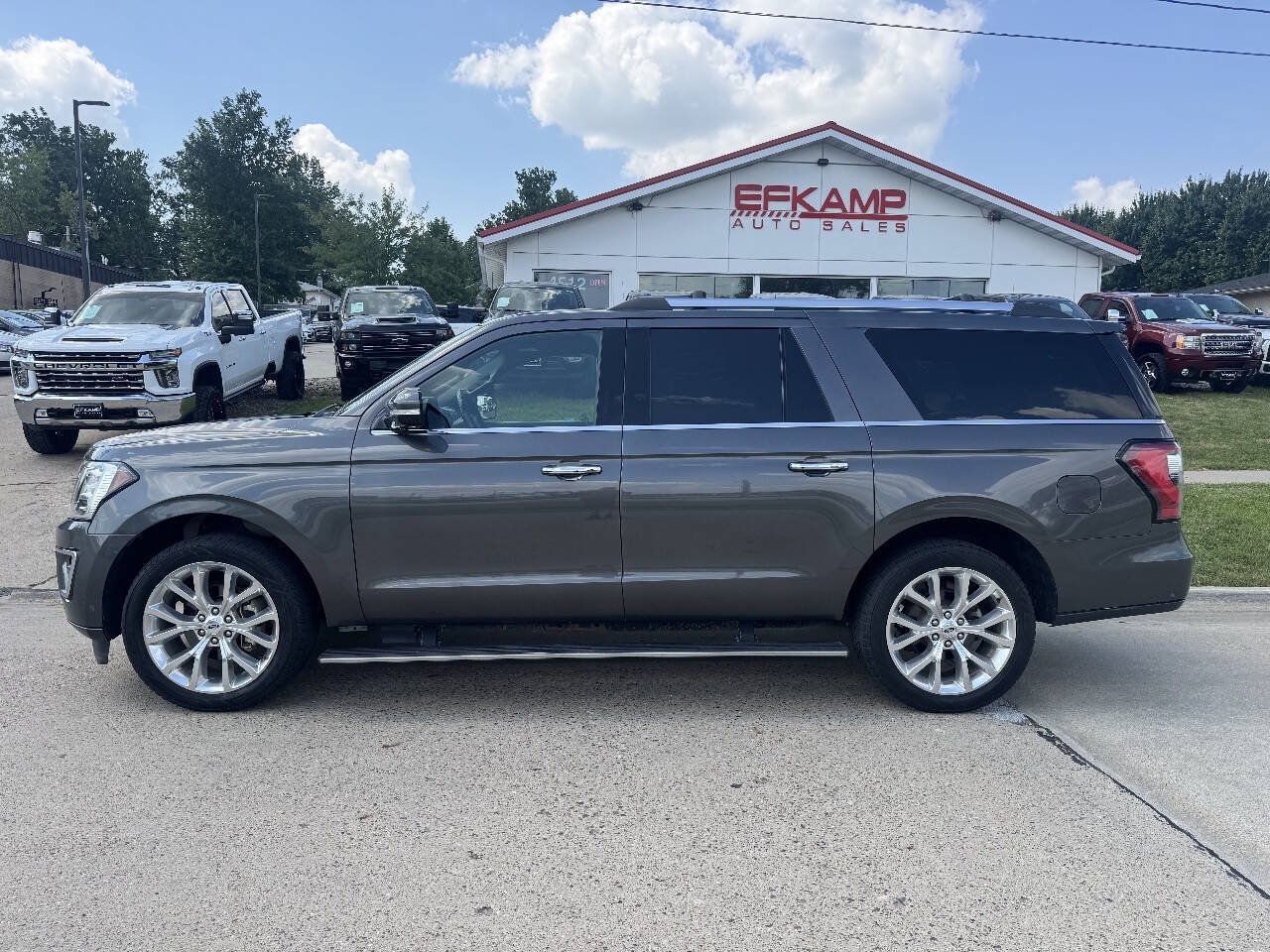 Used 2018 Ford Expedition Max Limited w/ Equipment Group 302A AWD/4WD image 2
