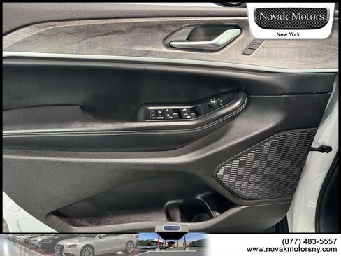 Used 2023 Jeep Grand Cherokee L Limited AWD/4WD image 20