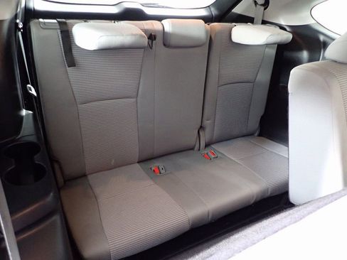 Used 2023 Toyota Highlander L FWD image 33