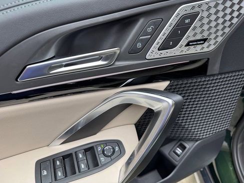 Used 2025 BMW X1 xDrive28i w/ Premium Package image 11