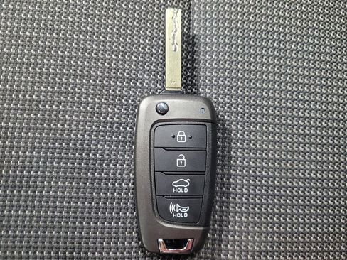 Used 2018 Hyundai Accent SE image 32