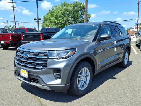 New 2026 Ford Explorer Active AWD/4WD image 3