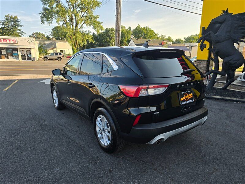 Used 2020 Ford Escape SE AWD/4WD image 2