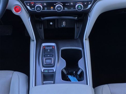 Certified 2019 Honda Accord Touring image 10