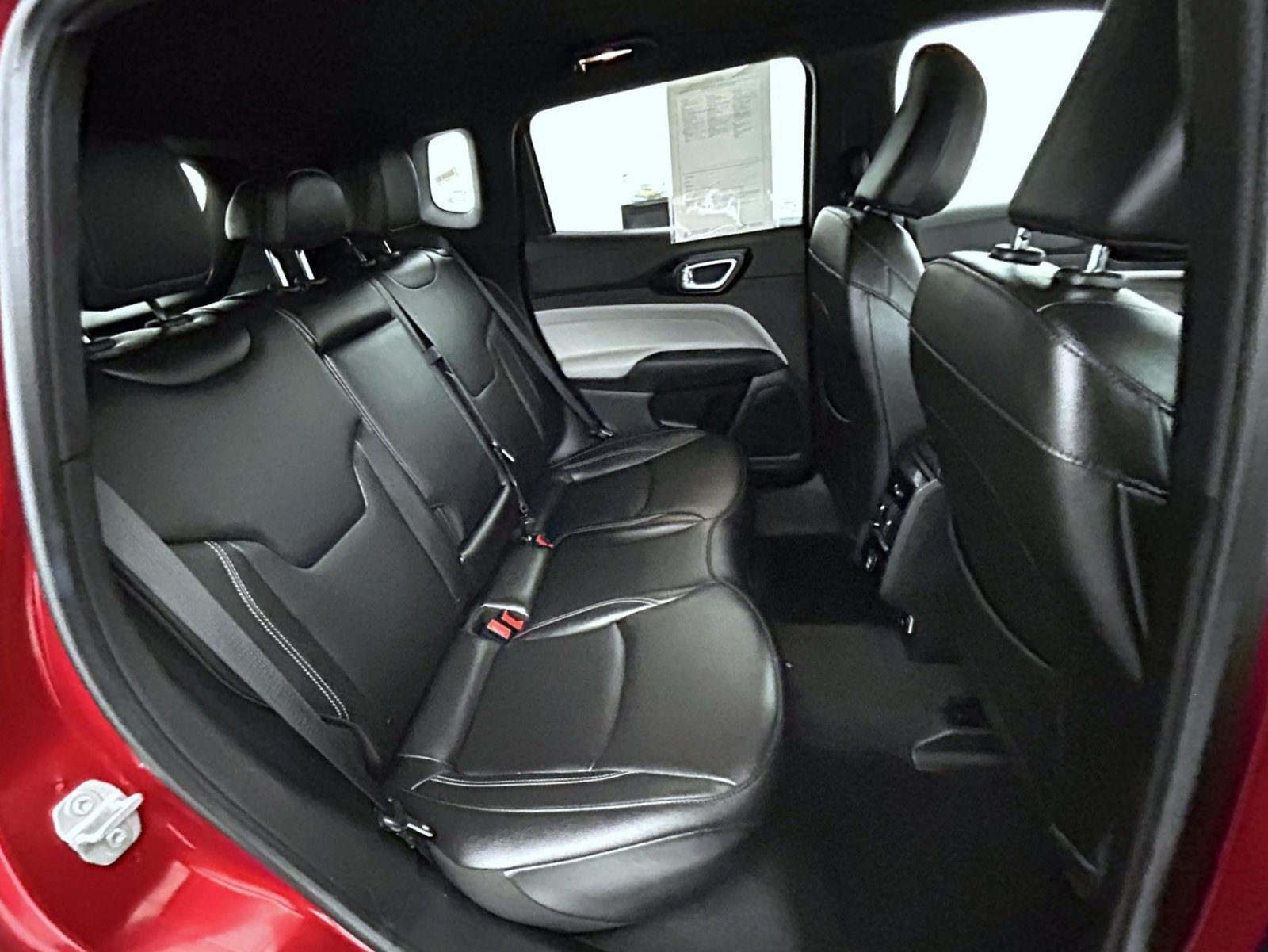 Certified 2025 Jeep Compass Limited AWD/4WD image 18