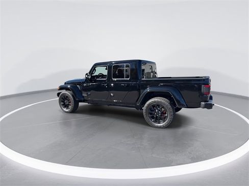 Used 2023 Jeep Gladiator Overland image 6