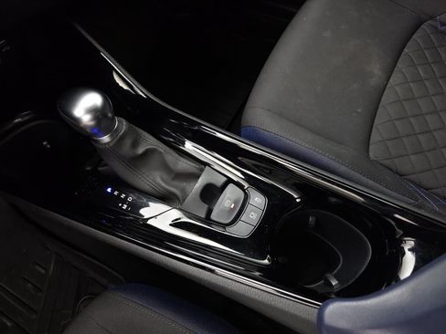 Used 2021 Toyota C-HR XLE FWD image 22