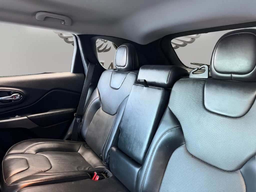Used 2019 Jeep Cherokee Limited FWD image 13