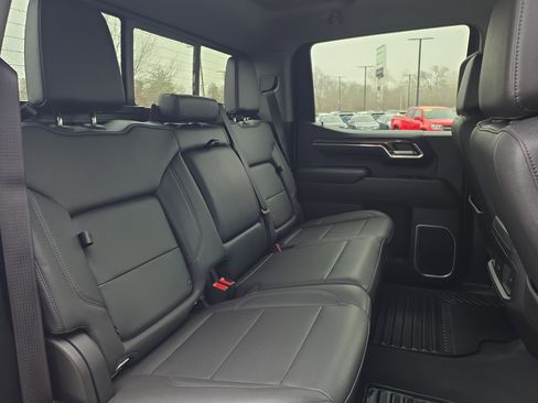 Used 2023 Chevrolet Silverado 1500 LT w/ Leather Package image 31