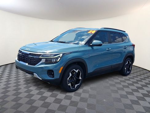 Used 2024 Kia Seltos EX AWD/4WD image 3