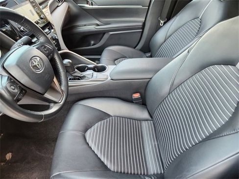 Used 2024 Toyota Camry SE image 13
