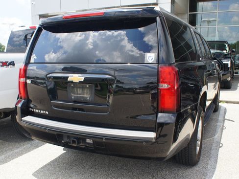 Used 2017 Chevrolet Suburban LT AWD/4WD image 5