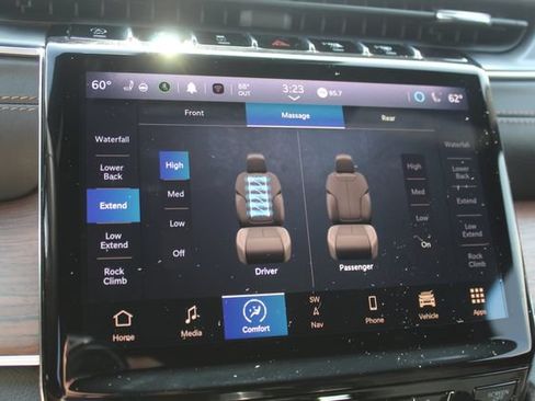 Used 2023 Jeep Grand Cherokee L Summit w/ Luxury Tech Group V AWD/4WD image 26
