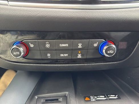 Used 2022 Buick Enclave Essence w/ Sport Touring Edition image 84