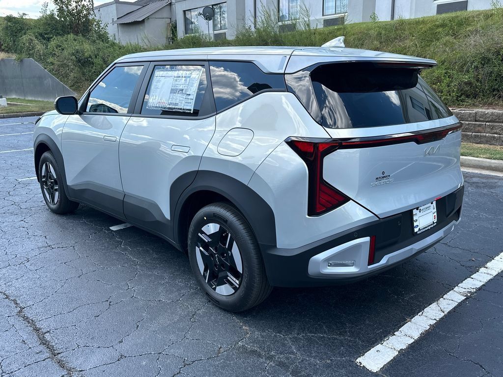 New 2027 Kia Seltos LX FWD image 5