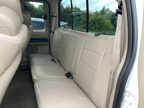 Used 2005 Ford F250 XL image 11