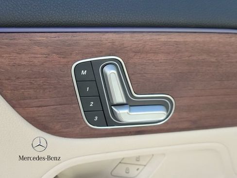 Used 2023 Mercedes-Benz GLA 250 w/ Premium Package image 18
