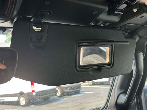 Used 2025 Jeep Wrangler Unlimited Rubicon AWD/4WD image 30