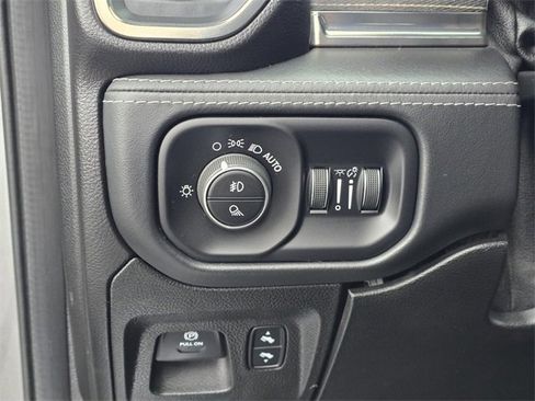 Used 2019 RAM 1500 Limited image 14