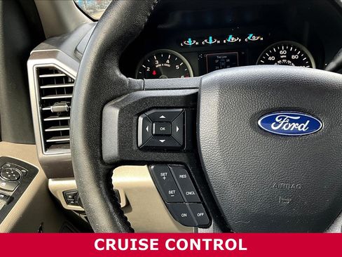 Used 2019 Ford F150 XLT w/ Equipment Group 302A Luxury AWD/4WD image 11