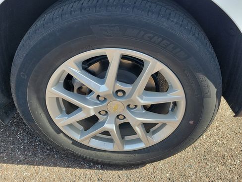 Used 2022 Chevrolet Equinox LT FWD image 5