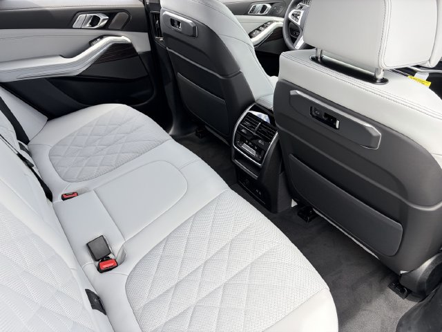 Used 2026 BMW X5 xDrive50e w/ M Sport Package AWD/4WD image 13