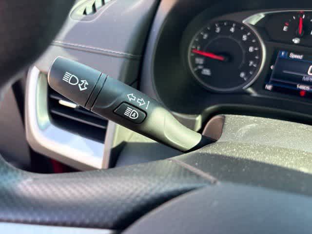 Used 2024 GMC Terrain SLE w/ Driver Convenience Package FWD image 17