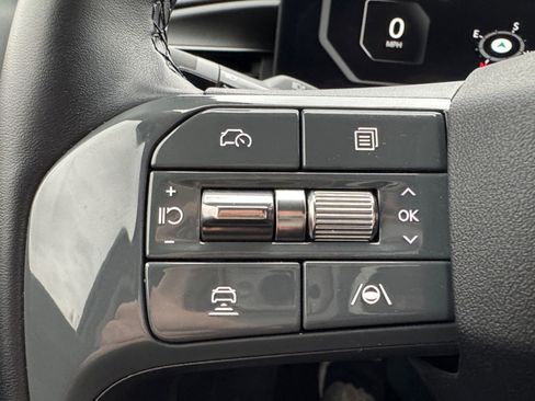 Used 2024 Kia EV9 Wind image 19