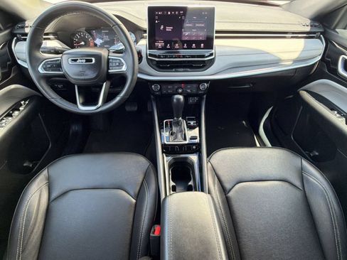 Used 2025 Jeep Compass Limited AWD/4WD image 17