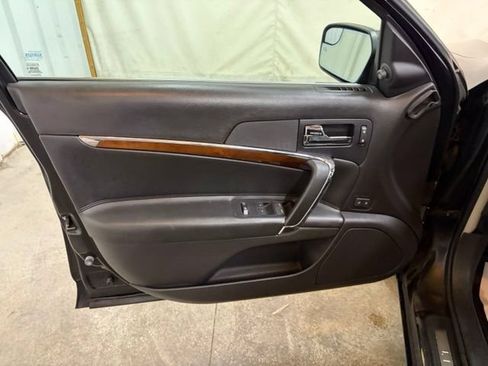 Used 2011 Lincoln MKZ FWD image 27